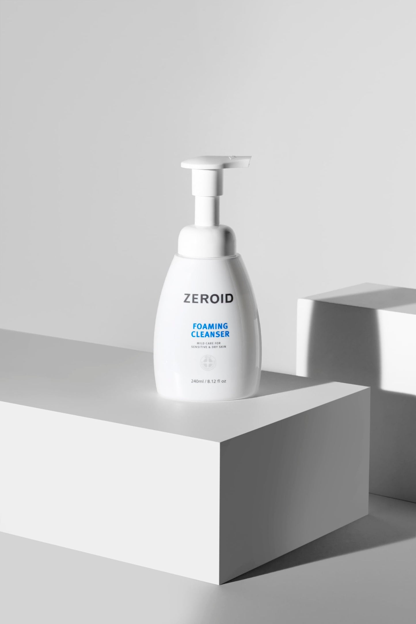 ZEROID Effective Moisturizing Foaming Cleanser, Gentle for Daily Use on Face and Body, Helps Normalize the PH Balance of the Skin, 240 ml, 8.12 fl oz